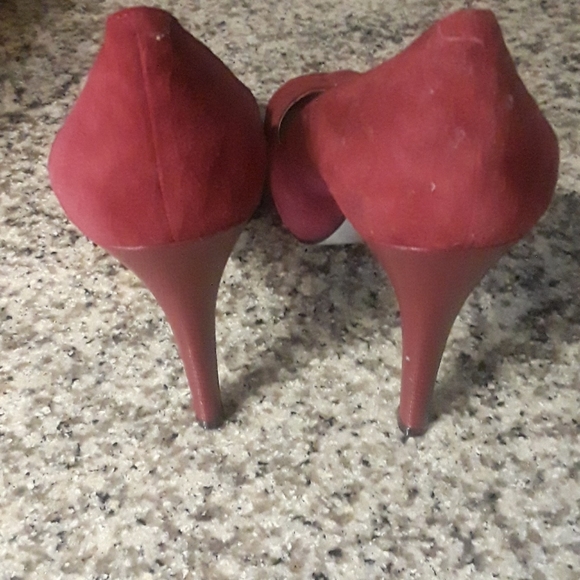 Shoes - Picture 3 of 8